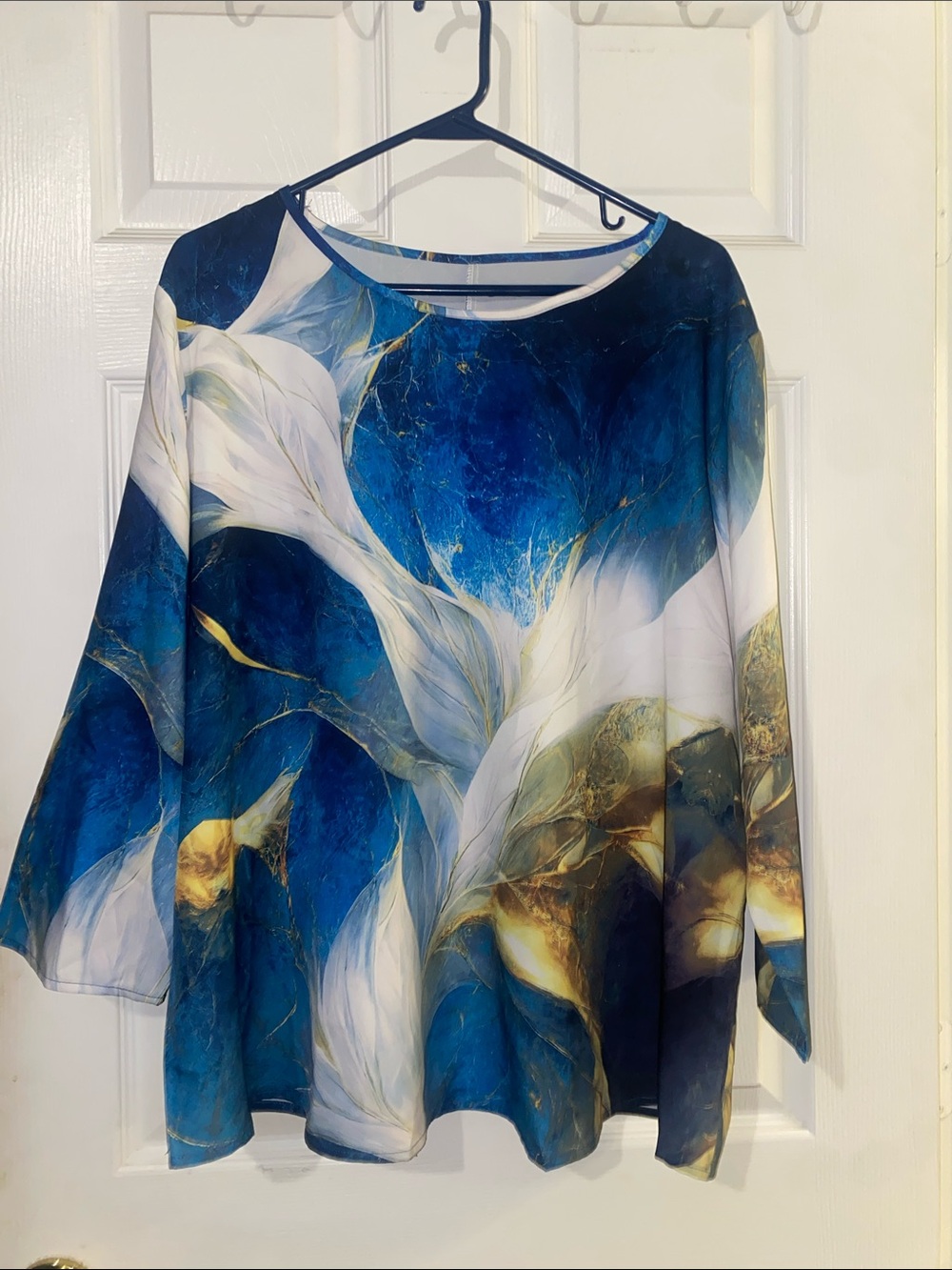Blue & White Abstract Print Women's Top